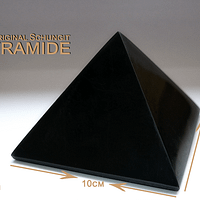 Schungit Pyramide 10x10cm (poliert)